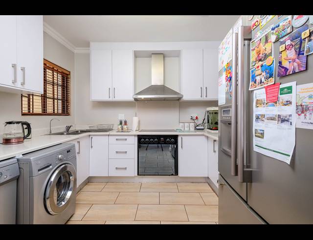 2 BEDROOM APARTMENT FOR SALE IN ATHOLL